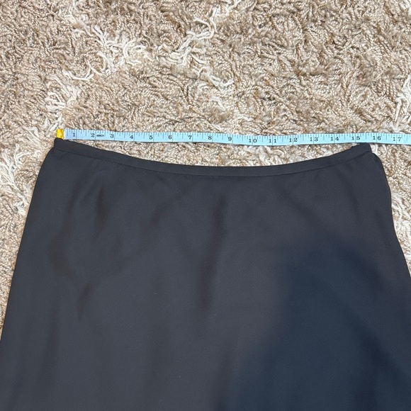 Donna Morgan Elegant Tiered Black Skirt size 10 - Picture 5 of 9